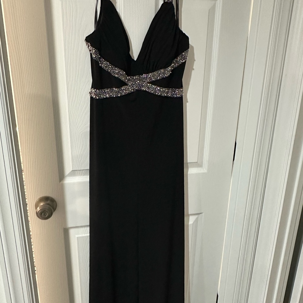 Cachet Black Beaded Strap V-Neck Prom Gown